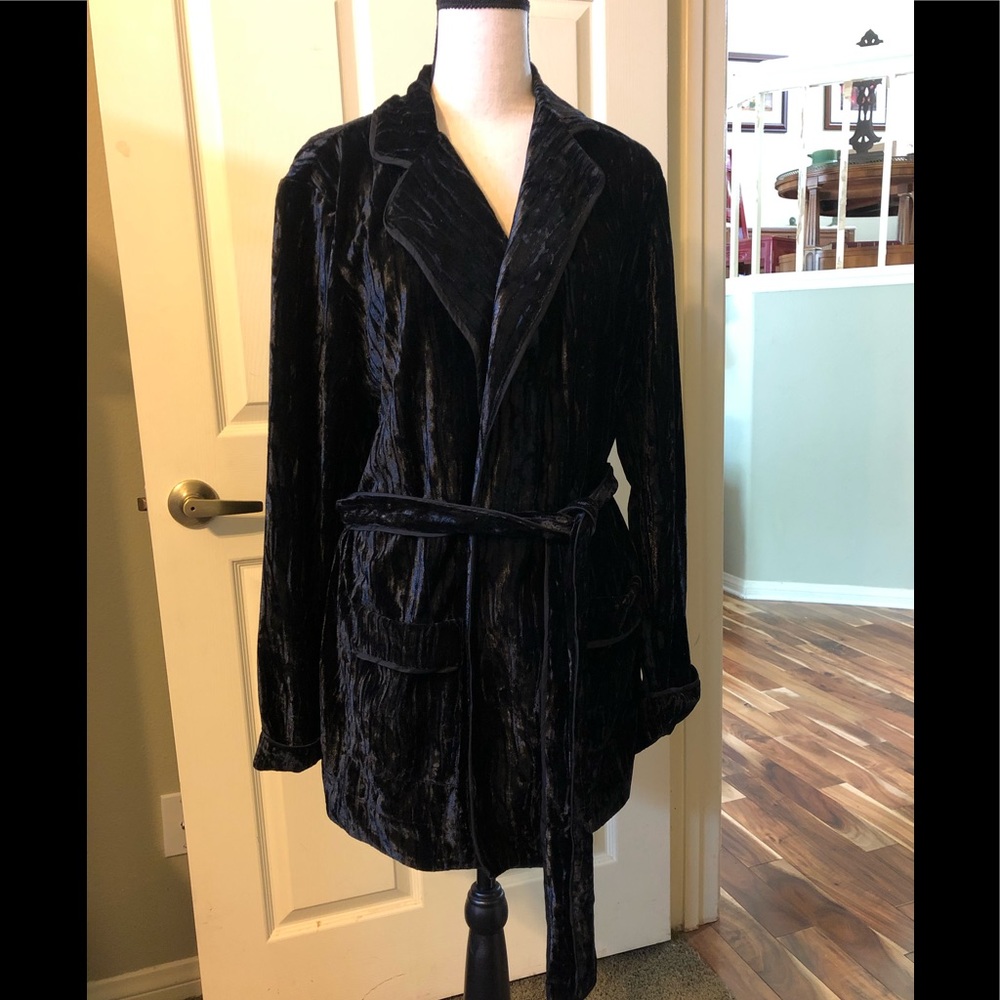 New Orleans Boutique Ladies Smoking Jacket.